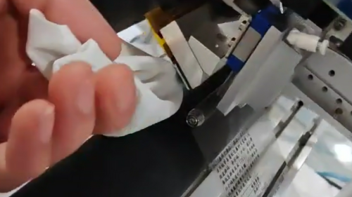 Как очистить и поддерживать заголовок печати на принтере TTO?